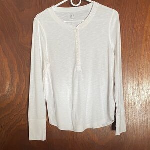 Gap women’s size large top